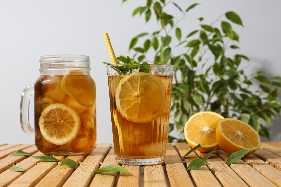 cold-tea-with-fresh-oranges-and-mint-leaves-2026-01-09-07-27-38-utc