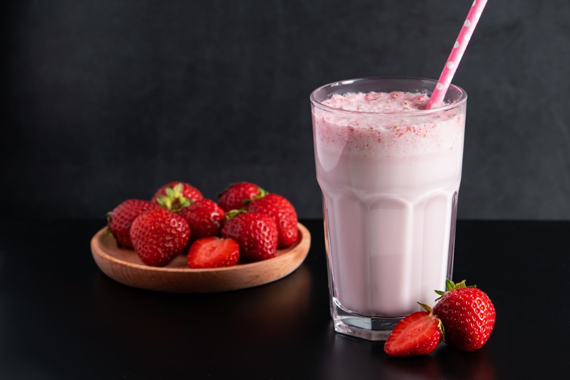 milkshake-with-strawberries-on-black-background-s-2026-01-09-00-49-56-utc